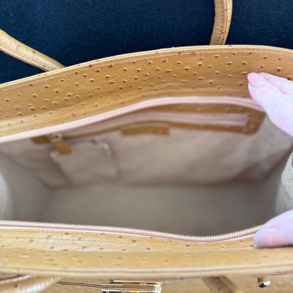 Stylish, tan leather handbag, big, roomy, travel/city bag, NEW. - Picture 7 of 9